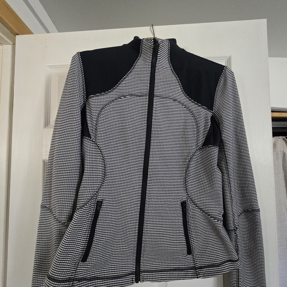 Lululemon Zip Up - Navy Blue & White